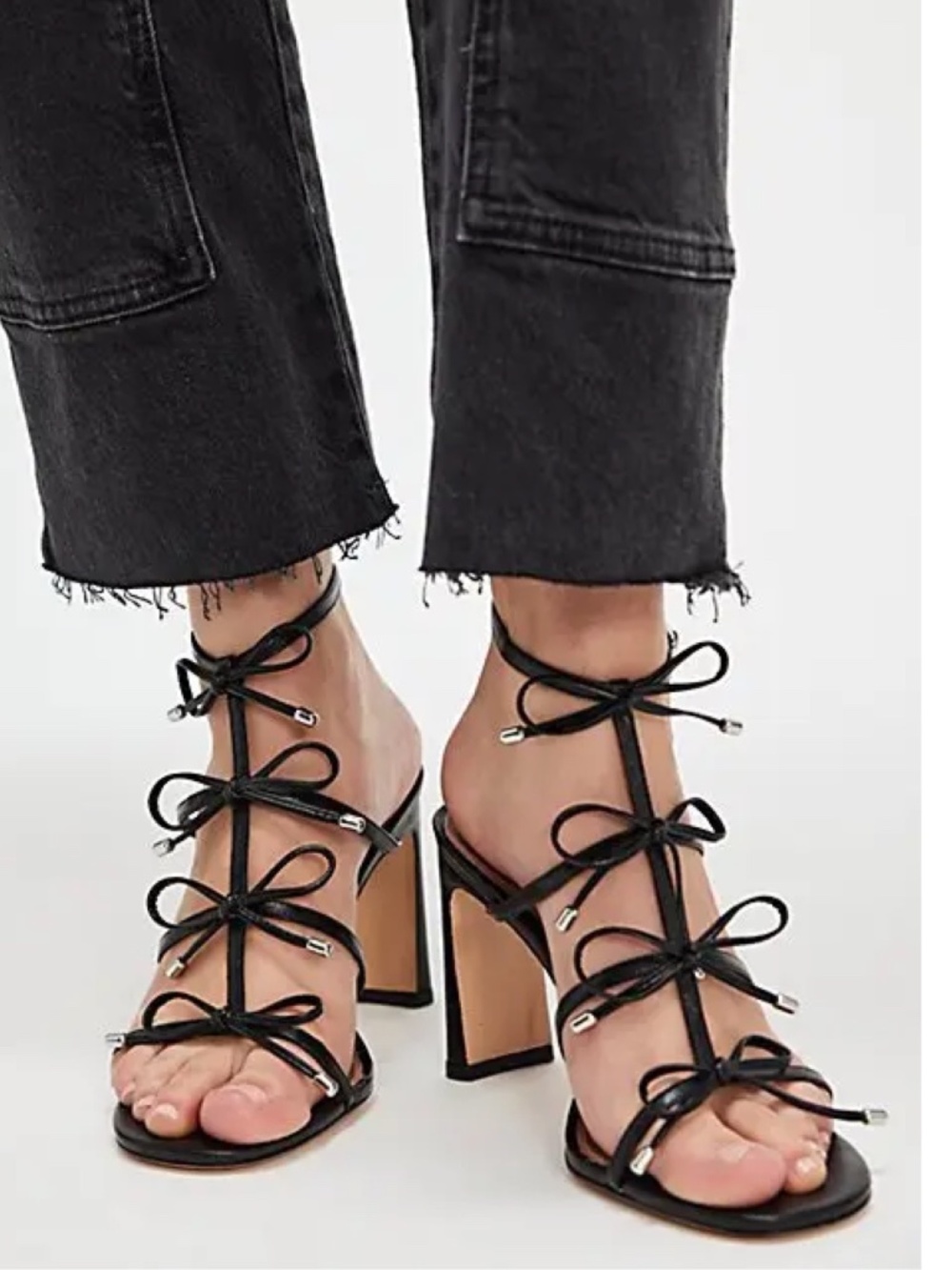 NIB VICENZA 10/10 BOW SANDAL HEELS